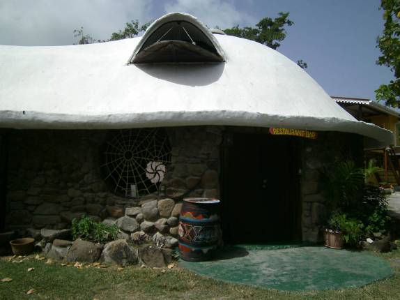 A famosa Round House, em Bogles, cidade em Carriacou, ilha ao norte de Granada, no sul do Caribe